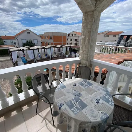 Apartments Villa Dalmatina Vodice Exterior photo
