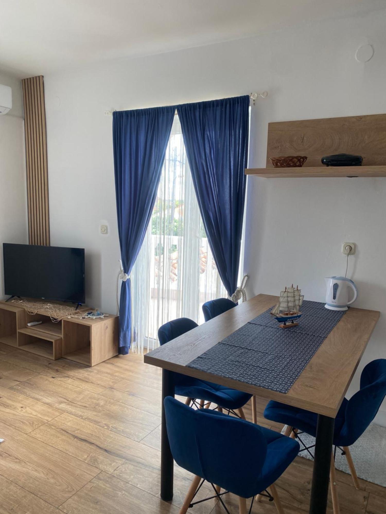 Apartment Dalmatina *