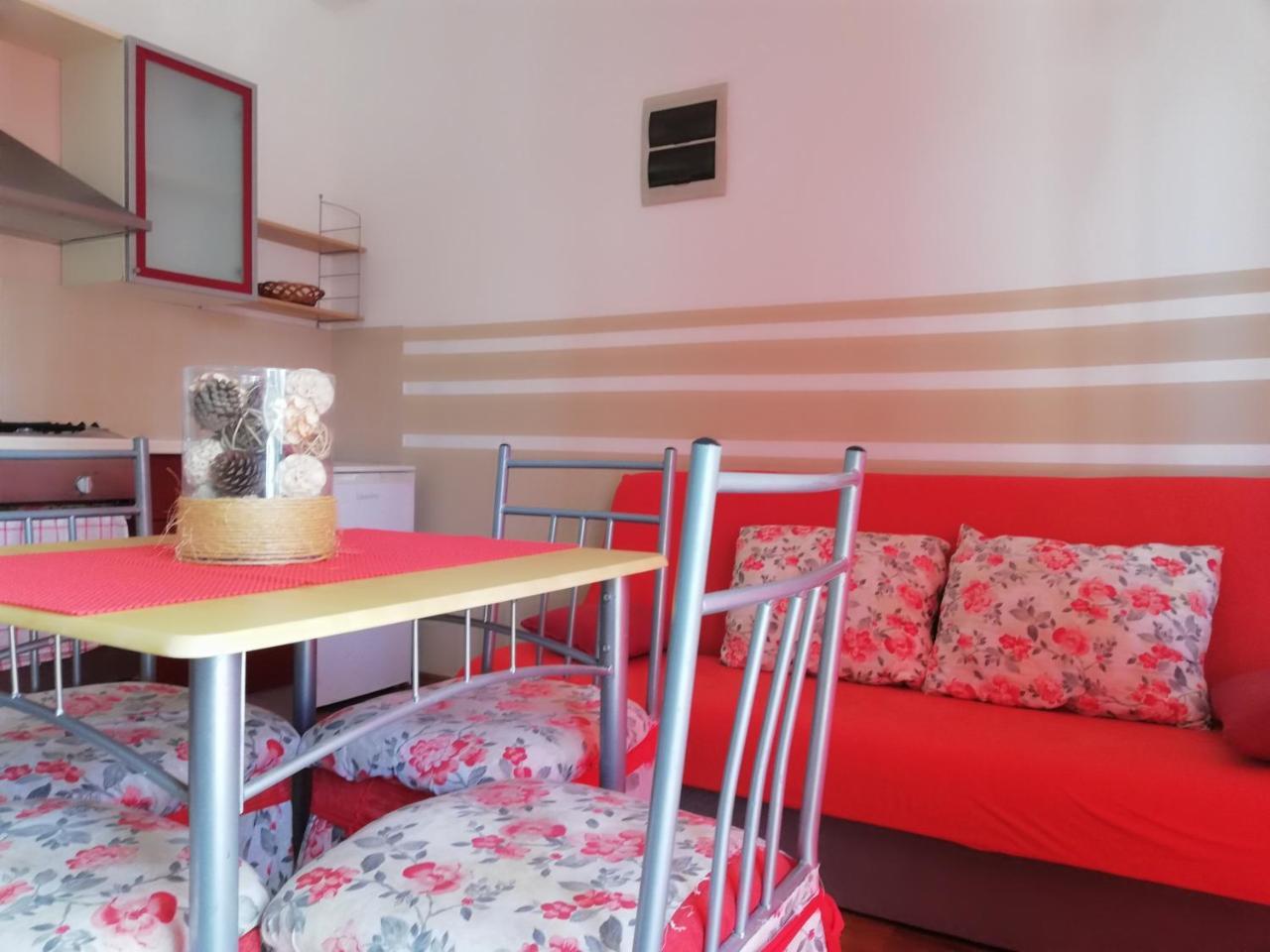 Apartment Dalmatina *